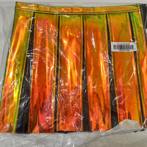 Electowave vinyl pleated skirt - Picture 4 of 5